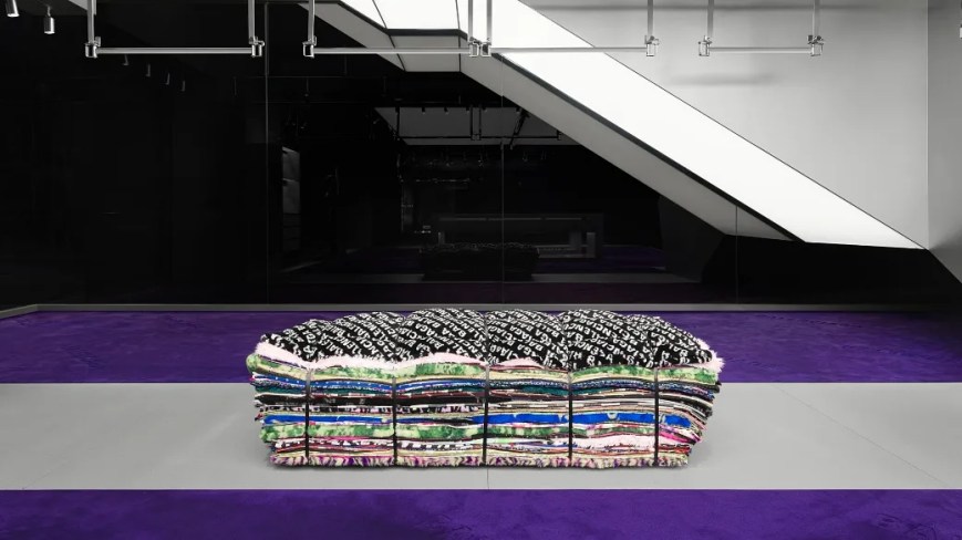 L’ultimo Art Flex Di Demna È Atterrato Nella Boutique Paragon Di Balenciaga