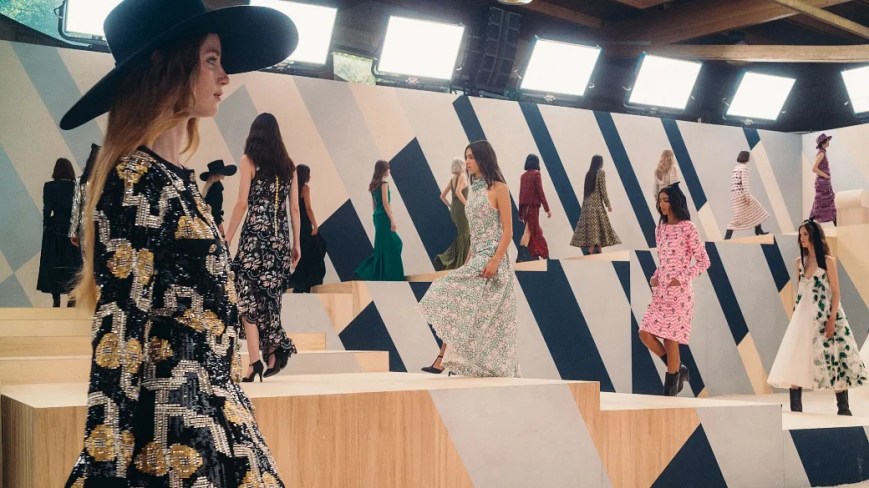 Chic Senza Sforzo E Low-Key, Chanel Ha Mantenuto Le Cose Leggere Alla Couture Week