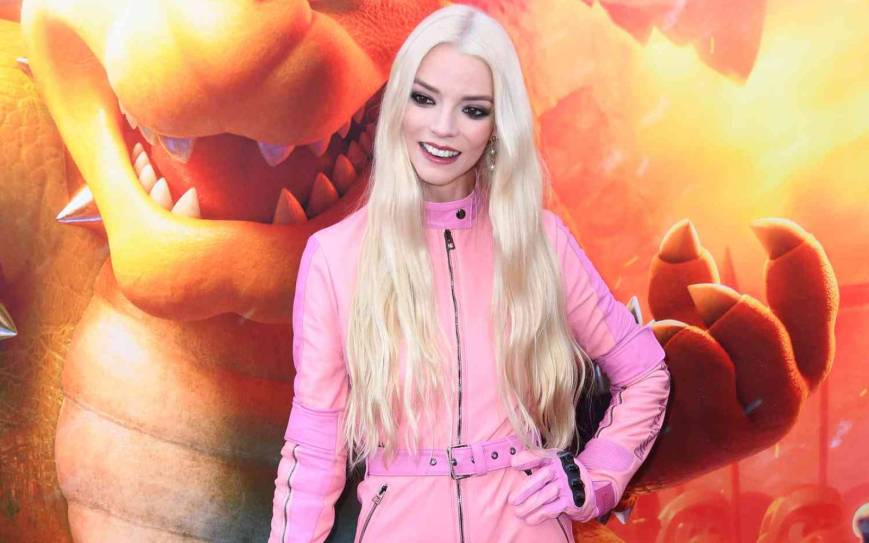 Anya Taylor-Joy’s Princess Peach costume is instantly considered cartooncore.