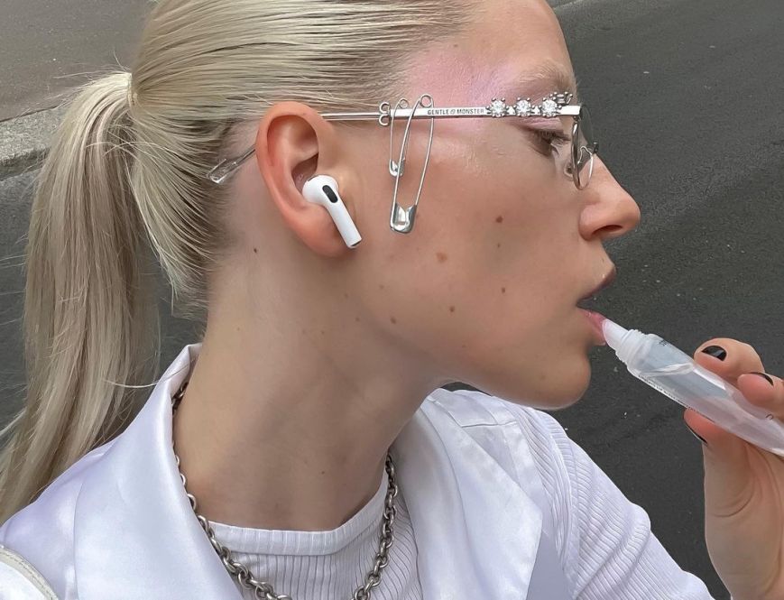 Reframing Beauty: The Allure and Evolution of Eyewear in Fashion