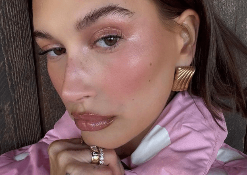 Sugar Plum Magic: Hailey Bieber Unveils Radiant Winter Makeup Trend for 2023